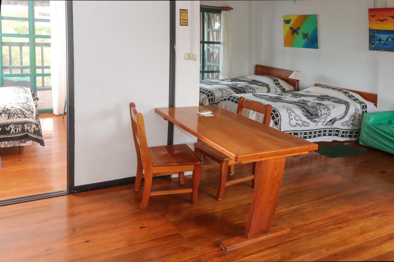 Galapagos Chalet Пуэрто-Айора Экстерьер фото